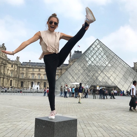 Meet the Posher Other - Meet your Posher, Ellie